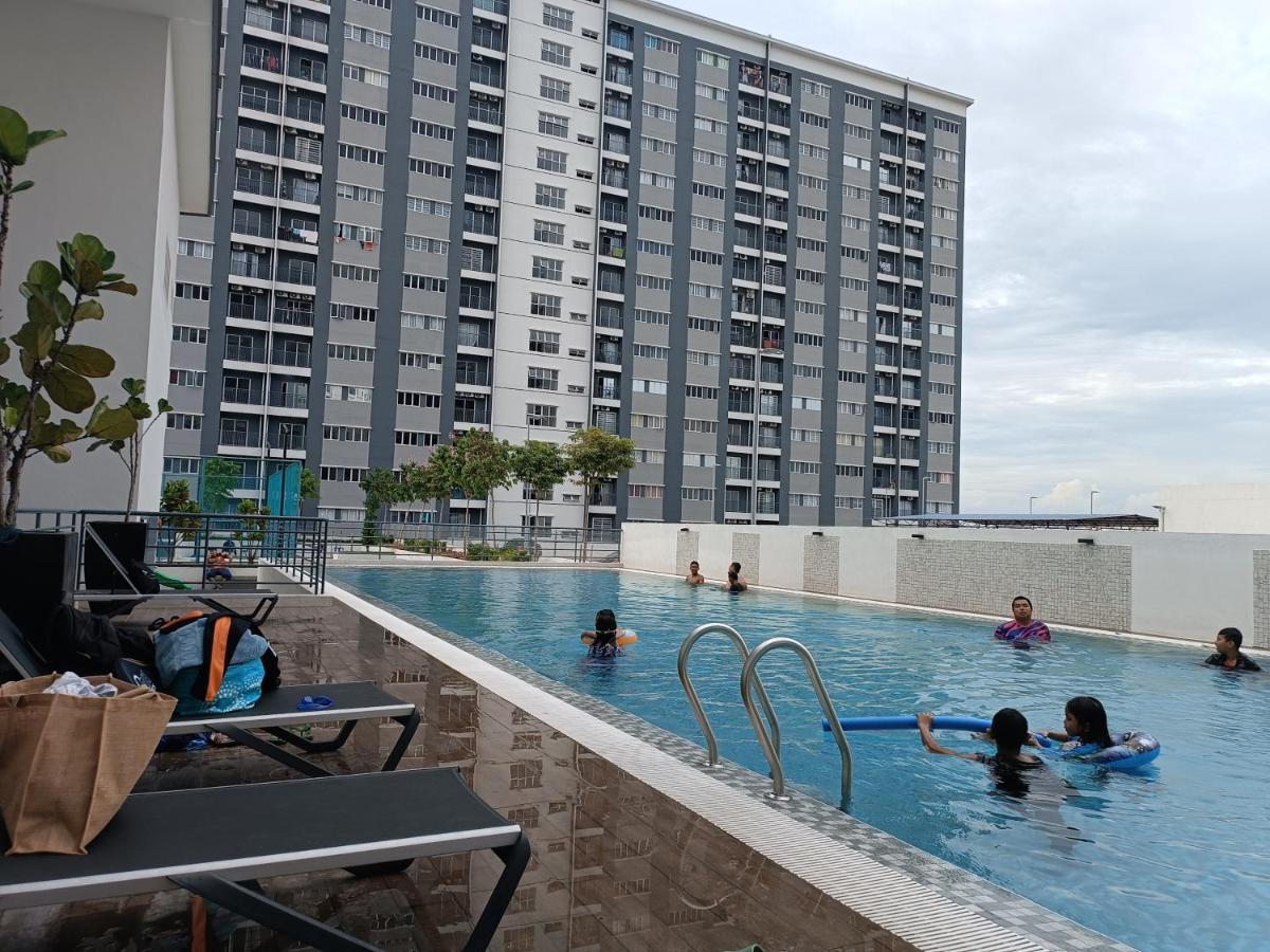 Aisy Homestay Putrajaya Cyberjaya Klia Kampung Dengkil Buitenkant foto